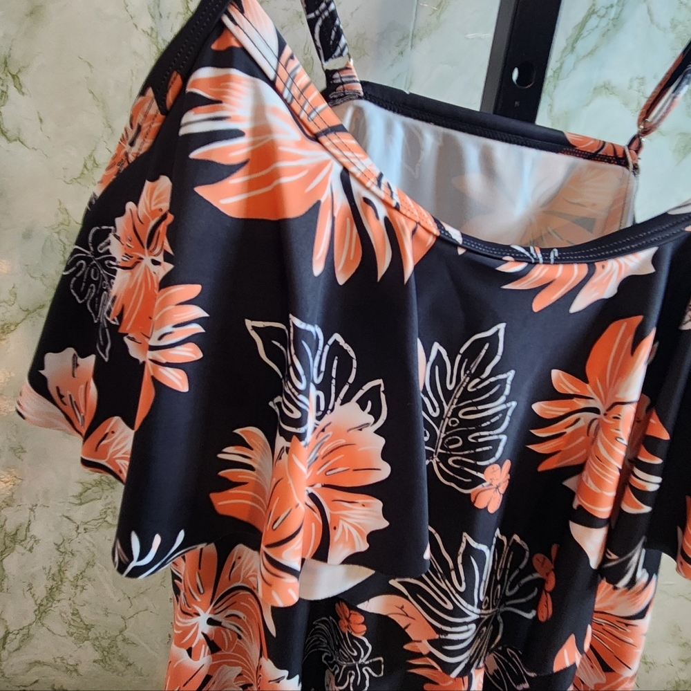 B2PRITY Pretty SWIM TOP - Picture 2 of 13